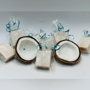 Creamy coconut bath soap with ground walnuts.